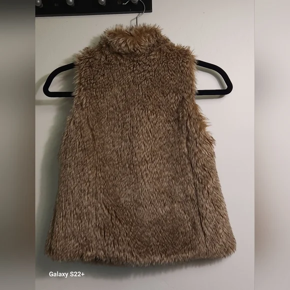 Zara Kids Tan Furry Vest Size 8.   #G13 - Picture 3 of 16
